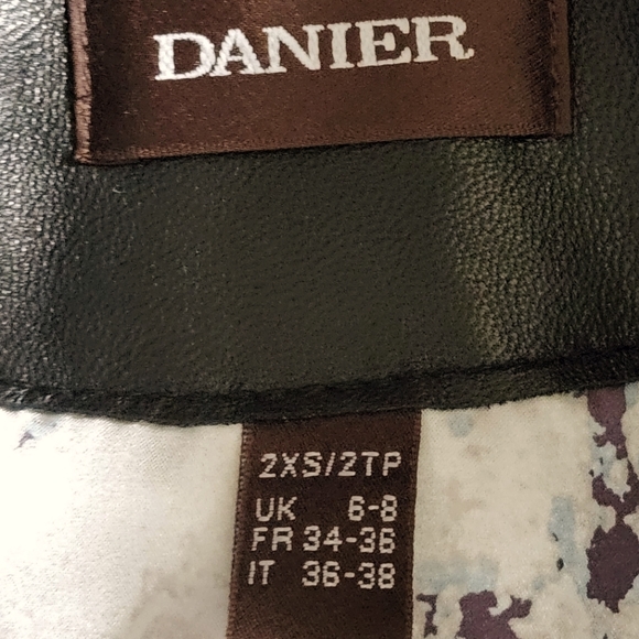 Danier Leather Jacket XXS Black with Rabbit Fur collar - Picture 3 of 4